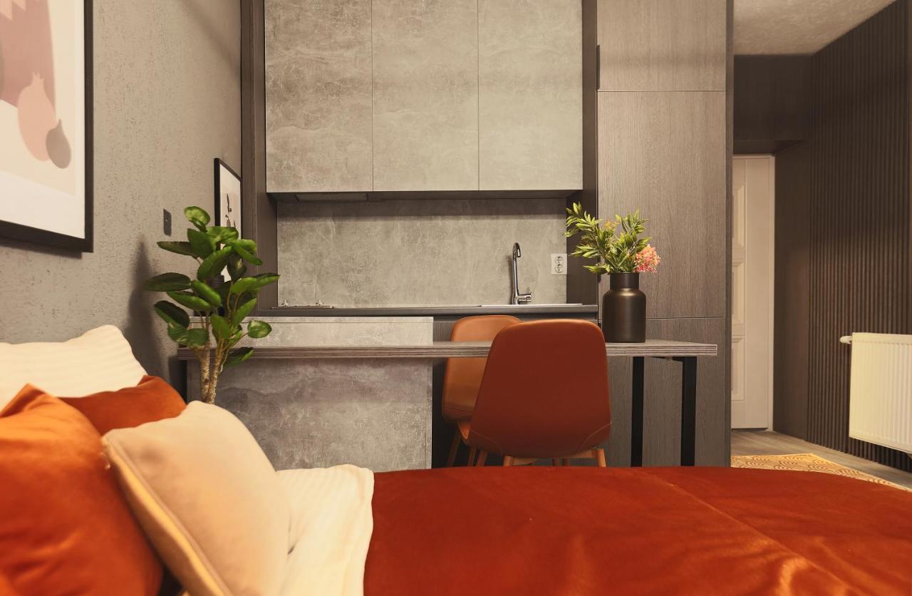 Etern Stays - Studio Apartment Pristina Extérieur photo